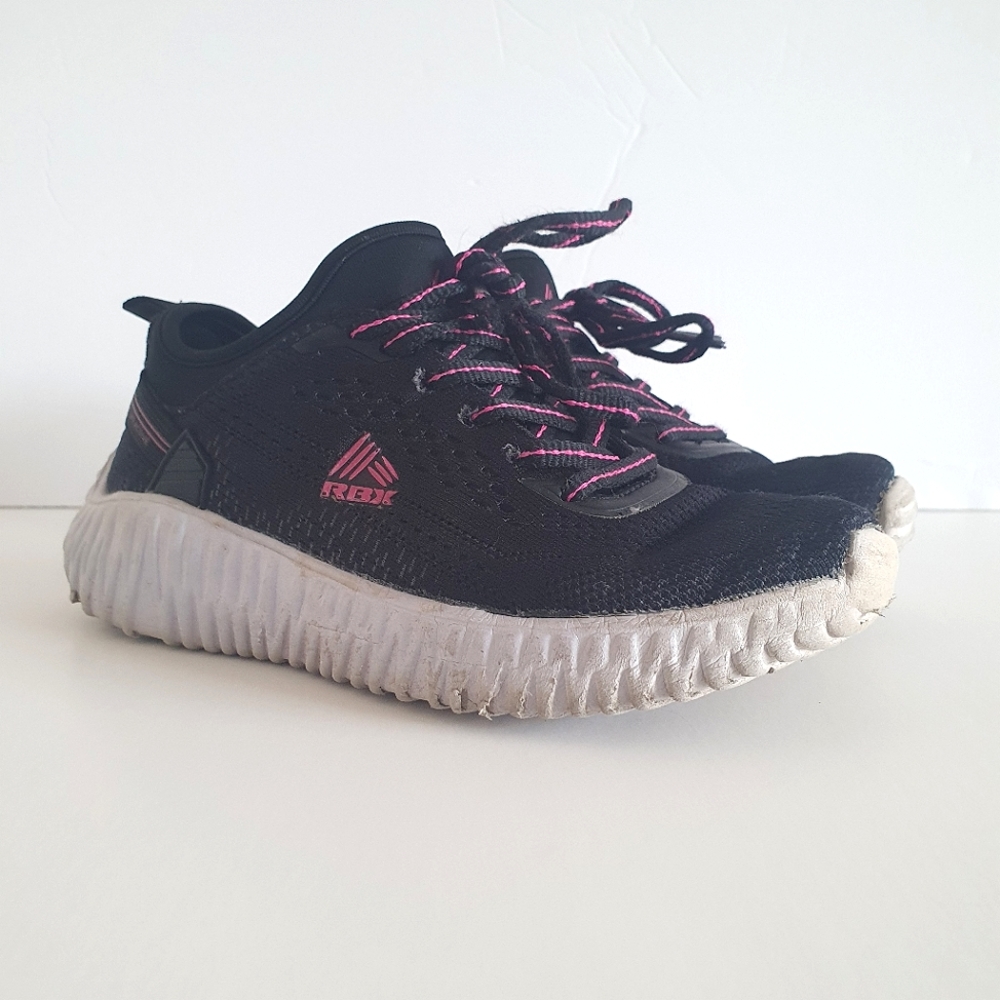 Reebook Sneakers Girl's Black Pink Size 2.